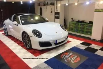 Boden Detailing mit Logo Boden Detailing mit Logo