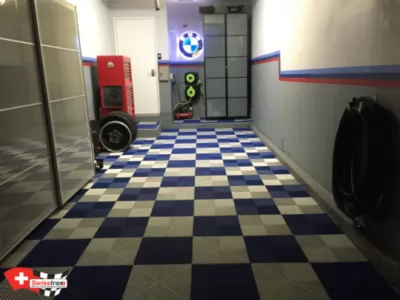 Boden für die Garage Installation Bodenplatten mit Clip-System