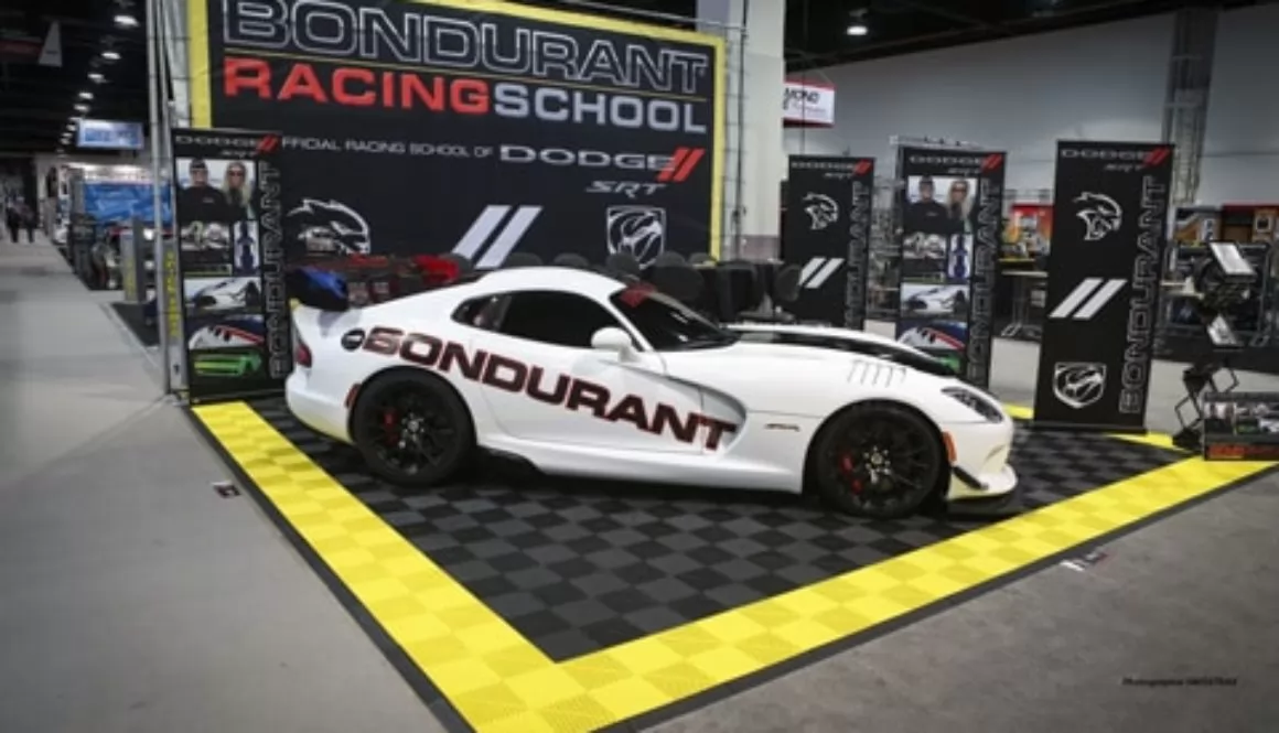 Event Bodenbelag mit Ribtrax Platten Citrus Yellow und Black Event Bodenbelag mit Ribtrax Platten Citrus Yellow und Black