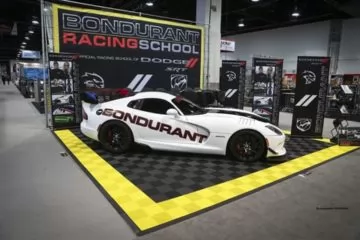 Event Bodenbelag mit Ribtrax Platten Citrus Yellow und Black Event Bodenbelag mit Ribtrax Platten Citrus Yellow und Black