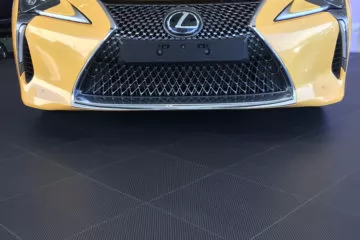 Garagenboden mit Carbon-Effekt Garagenboden mit Carbon-Effekt