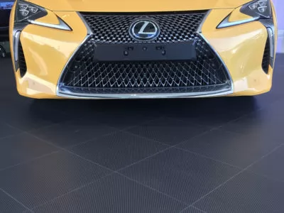 Garagenboden mit Carbon-Effekt Garagenboden mit Carbon-Effekt