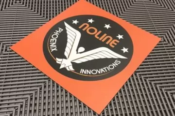 Logo auf Garagenboden Logo auf Garagenboden