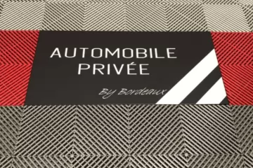 Logo auf dem Boden Logo auf dem Boden