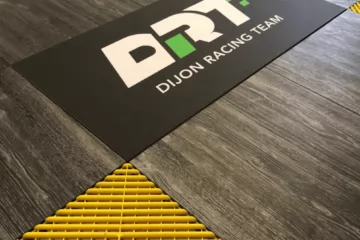 Logo in der Garage Logo in der Garage