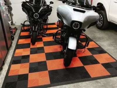 Motorradboden Installation Bodenplatten mit Clip-System