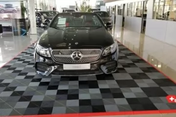 Präsentationsfläche für Automobile Präsentationsfläche für Automobile